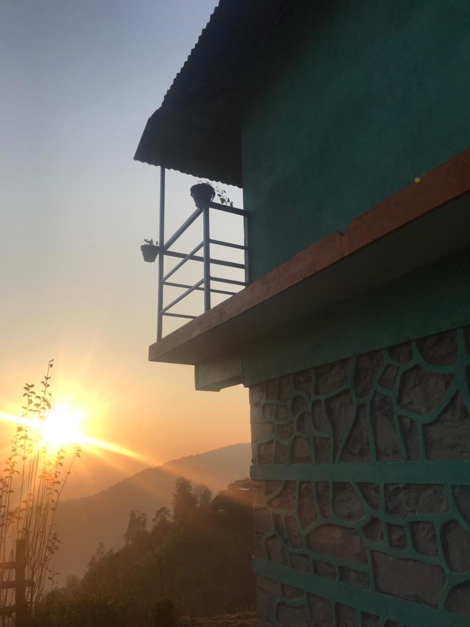 Sunrise Point Homestay Нагаркот Екстер'єр фото